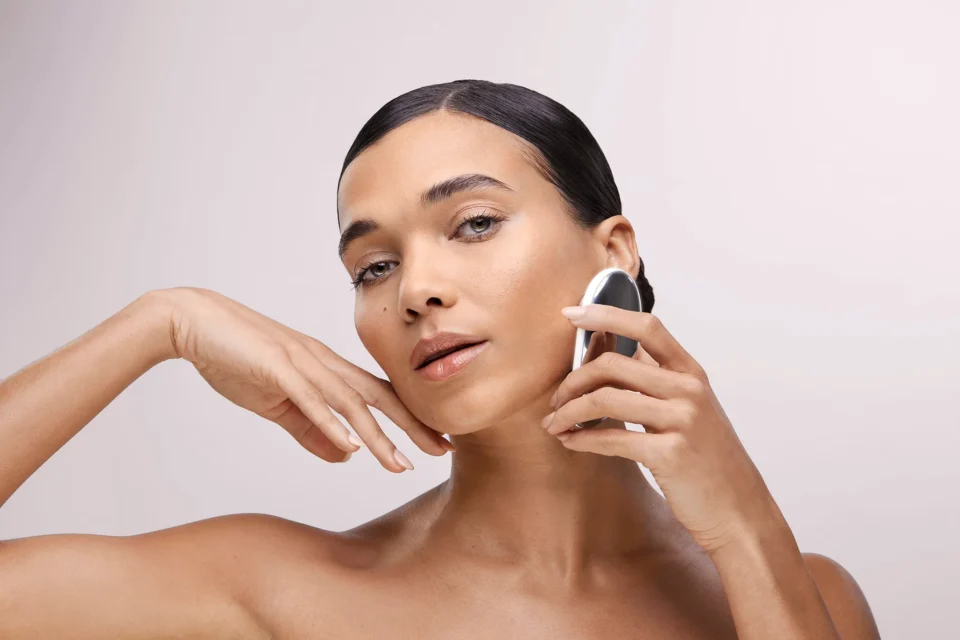 Why Celebrities Are Choosing Microcurrent for Face Lifting